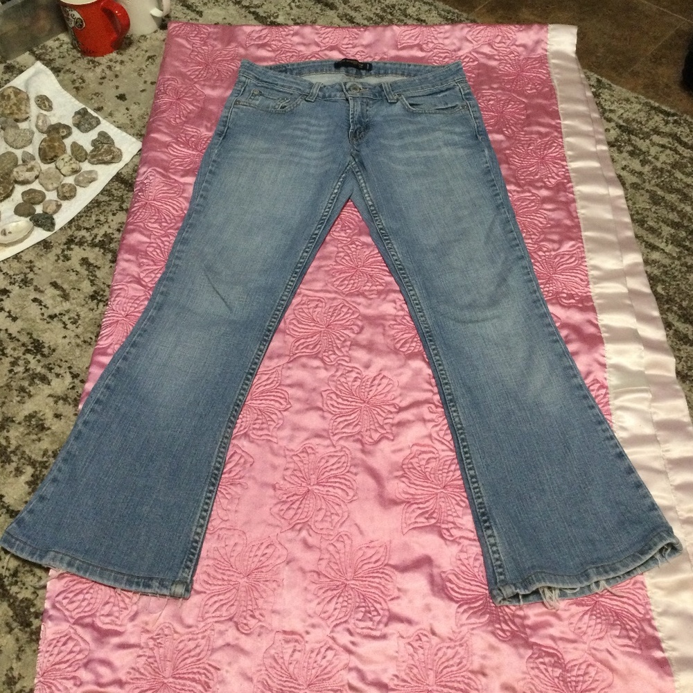 LEVI- Super low rise, Cropped, Flare bottom Jeans SIZE 3